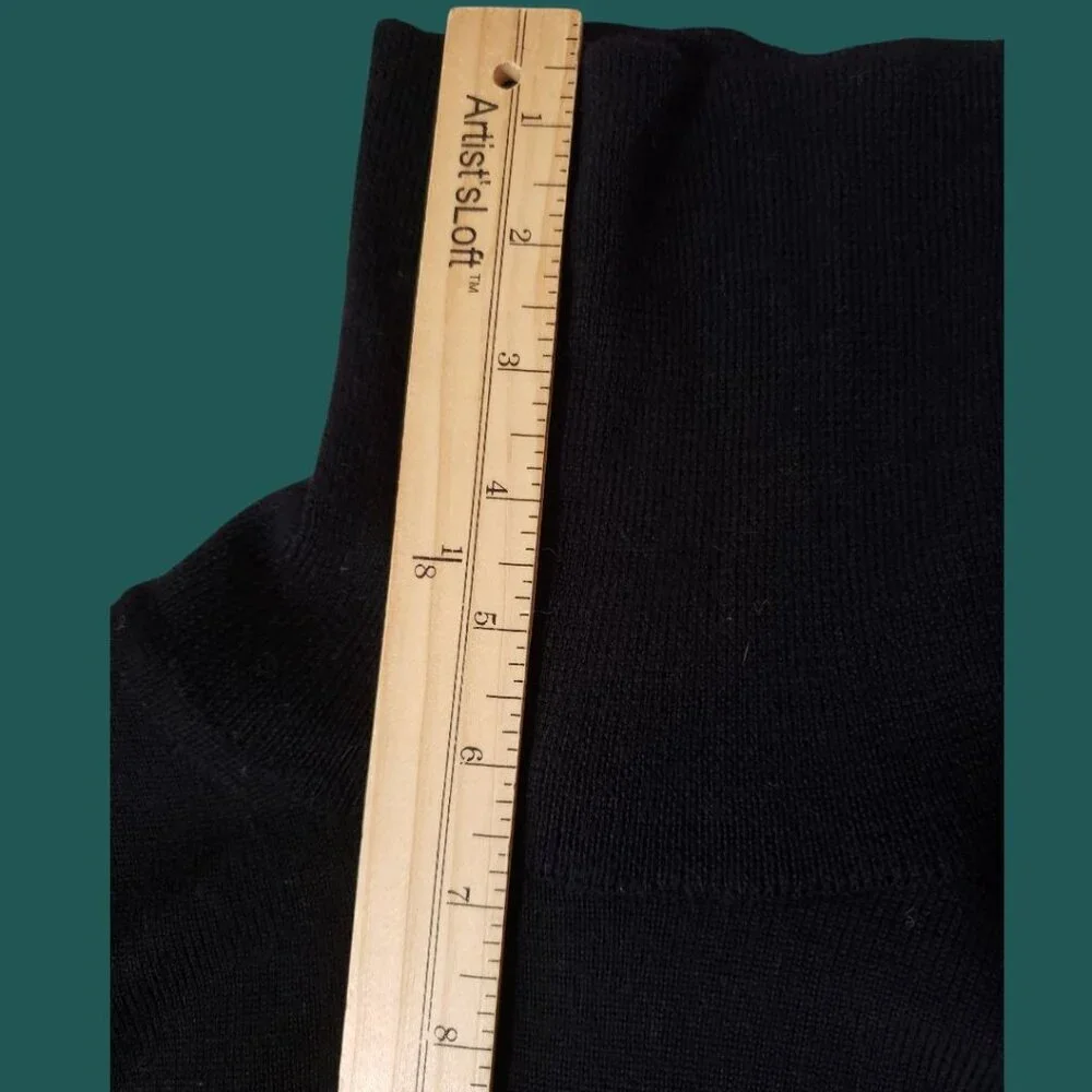Emporio Armani Mens Turtleneck Long sleeve Light Sweater Black Size 36